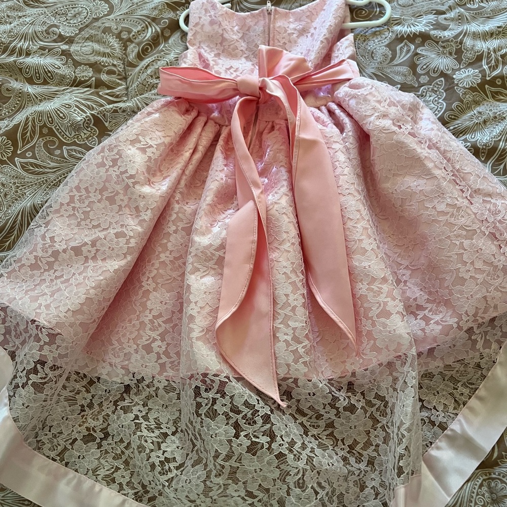 Beautiful 2T lace dress